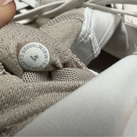 Lululemon🍋  Free To Be Serene Bra High Neck Long Line Bra Size 4 - Picture 8 of 8